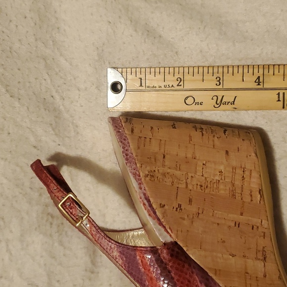 Stuart Weitzman Wedges 7 1/2 M - Picture 11 of 12